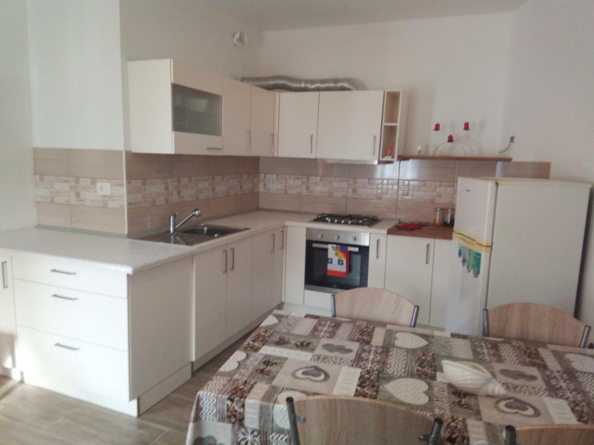 Apartmaji Matazin Črni Kal Dış mekan fotoğraf