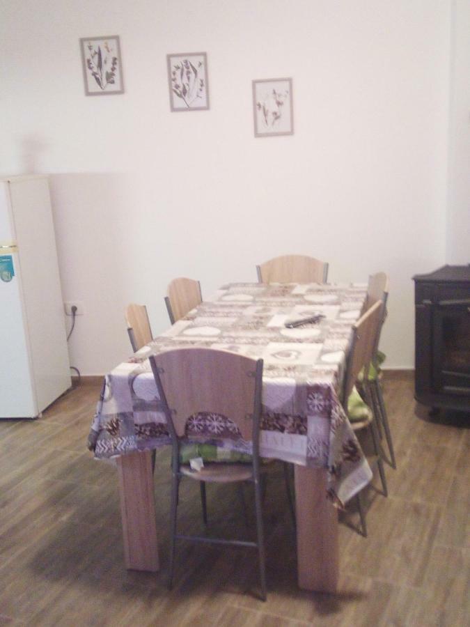 Apartmaji Matazin Črni Kal Dış mekan fotoğraf