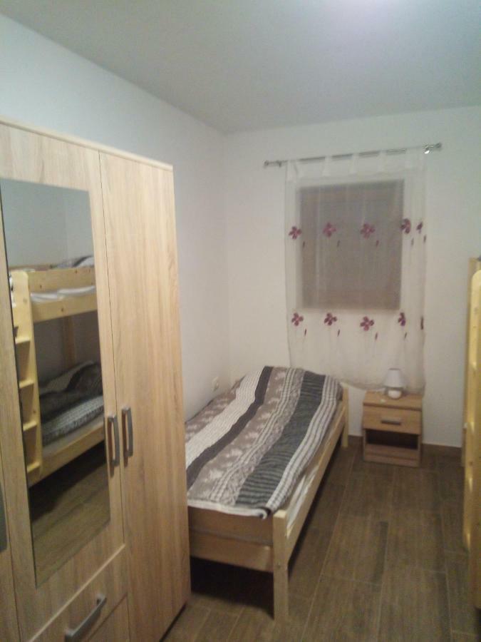 Apartmaji Matazin Črni Kal Dış mekan fotoğraf