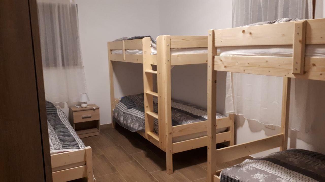 Apartmaji Matazin Črni Kal Dış mekan fotoğraf